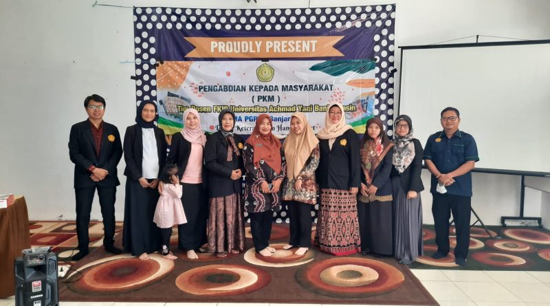 Pengabdian Kepada Masyarakat (PKM) Dosen FKIP Universitas Achmad Yani Banjarmasin di SMA PGRI 2 Banjarbaru